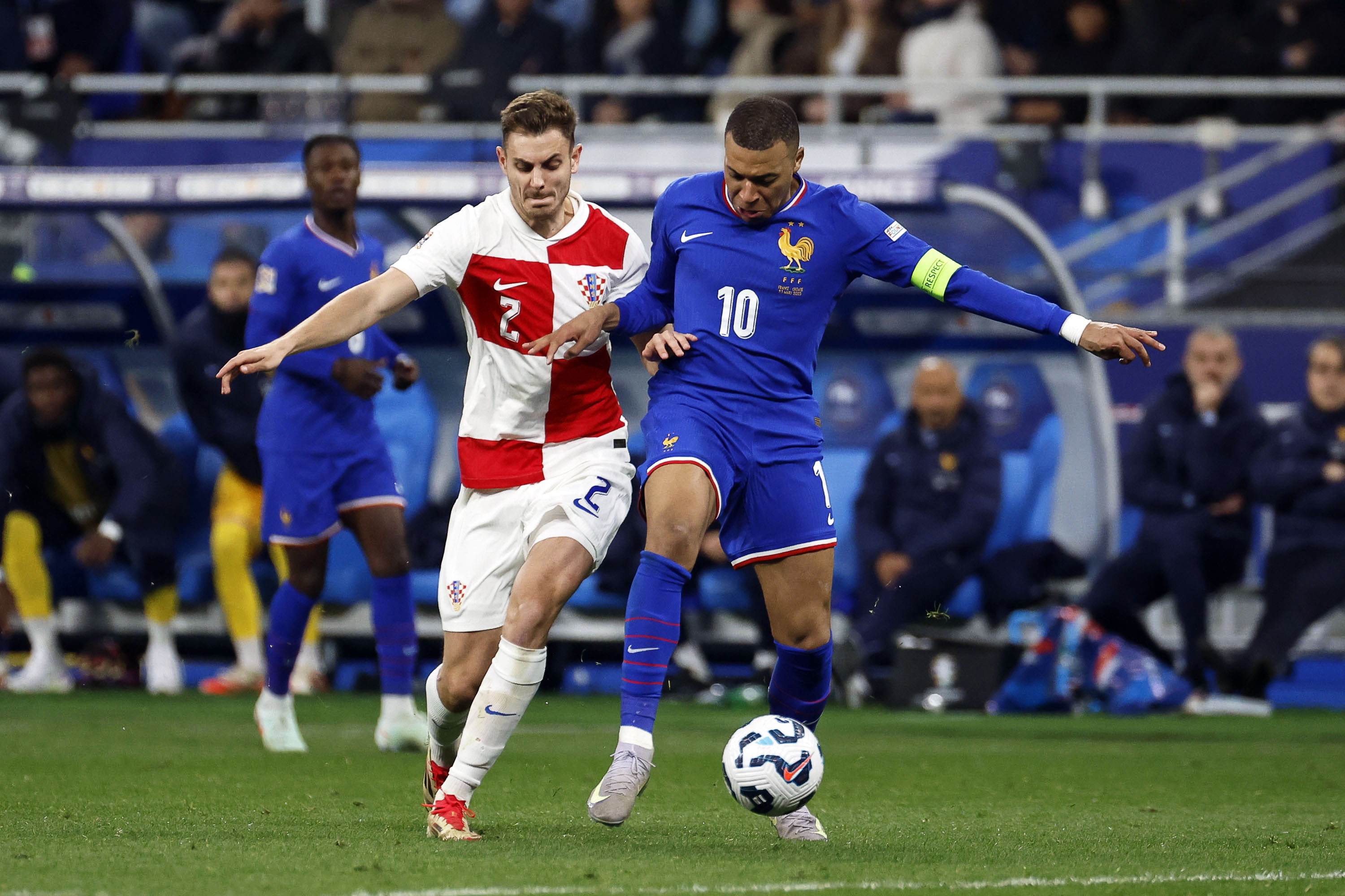 包含欧国联半决赛强强对话,精彩纷呈的足球盛宴的词条 包含欧国联半决赛强强对话,精彩纷呈的足球盛宴的词条